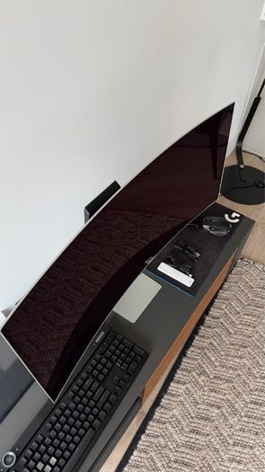 Samsung Odyssey OLED G8, 34 inch ultrawide, 3440x1440 at 175Hz.