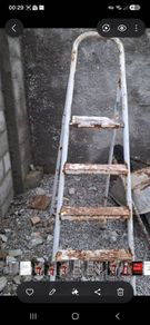 Metal step ladder