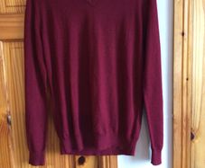 Mens Merino Wool Blend Wine Coloured V Neck Jumper M includes Postage
