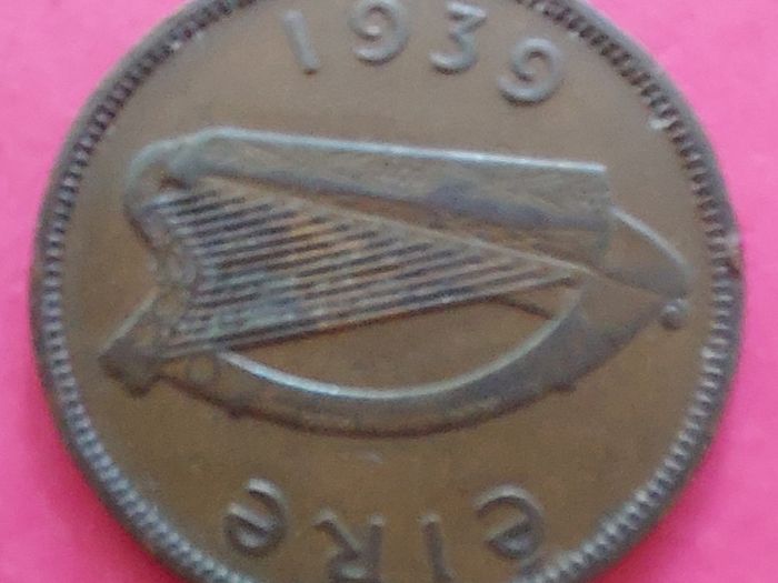 Ireland 1939 Halfpenny coin in  Very Fine condition