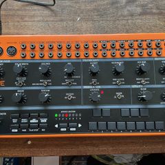 Behringer Crave Semi Modular Synthesiser