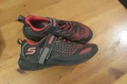 SKETCHERS    black and red   size 2