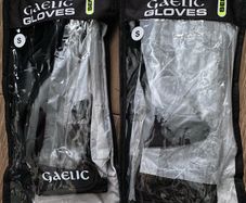 Gaelic Football Gloves Senior S Karakal BNIB