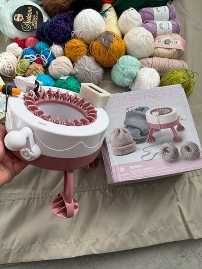 Giant kitting set with machines