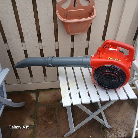 leaf blower