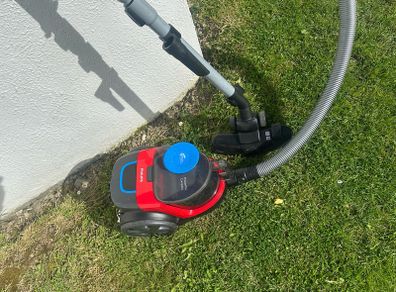 Philips PowerPro Compact bagless vacuum cleaner