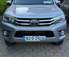 Toyota hilux invincible x