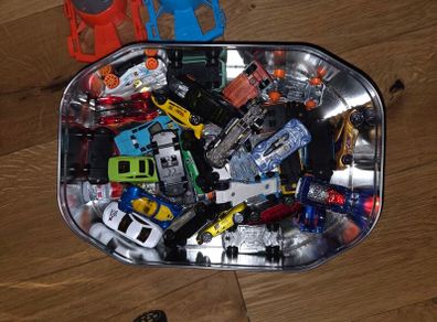 31 hot wheels cars