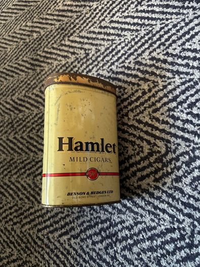 Hamlet tin