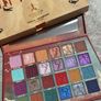 Jeffree star Scorpio eyeshadow palette Image 3