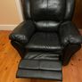 leather suite of furniture set (1 sofa, 2 armchairs) Image 6