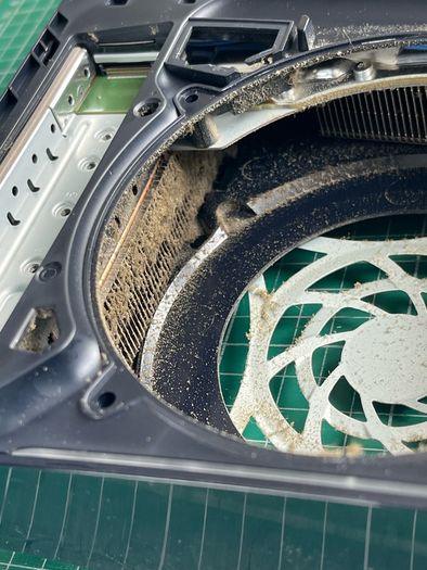 PlayStation 5 PS4 Cleaning - Liquid Metal & Thermal Paste