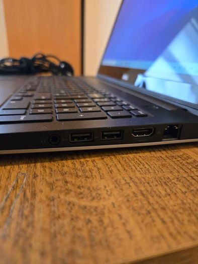 15" Dell Inspiron Laptop.  Intel Core i7, 3.1GHz, 8GB RAM, 1TB Hard Drive.  Touchscreen.