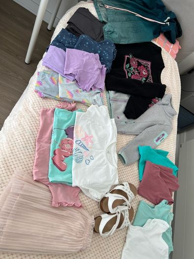 Girls clothes 8-9 size, collection tonight
