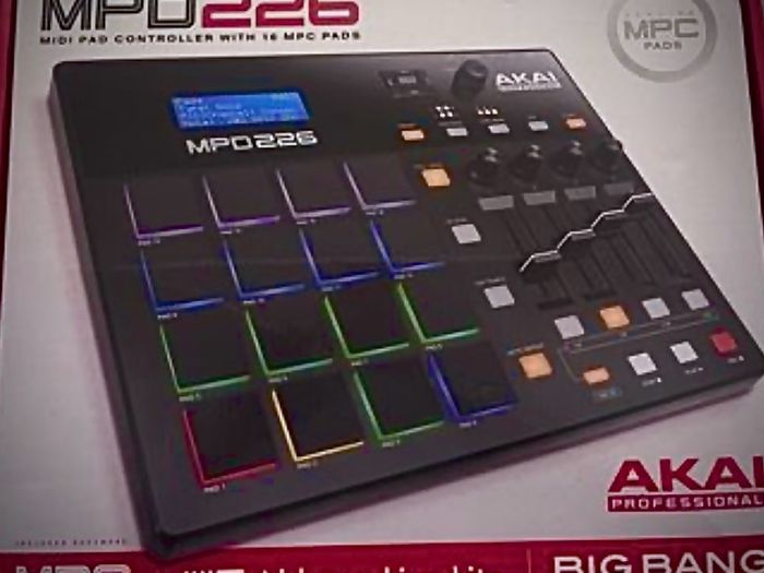AKAI MPD 226 (like new) - PRO MIDI Pad Controller w/accessories