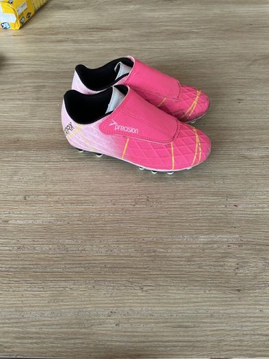 Girls football boots