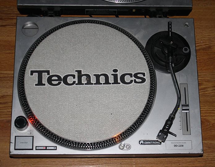Omnitronic DD-2250 Turntables