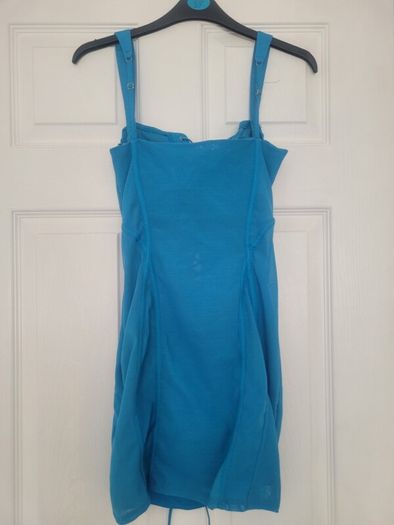 blue dress