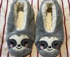 Cute Fluffy Cozy Sloth Slippers Size S!