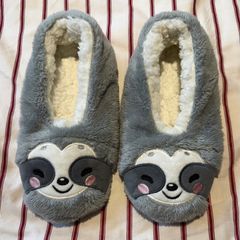 Cute Fluffy Cozy Sloth Slippers Size S!