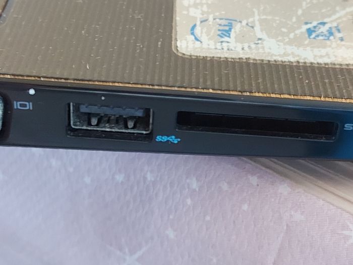 DELL Vostro 15, 3000 Series, Intel Core i3-5005U CPU, 2.0GHz, 4GB Ram, 500GB HDD, windows 10, Microsoft Edge, Chrome and VLC