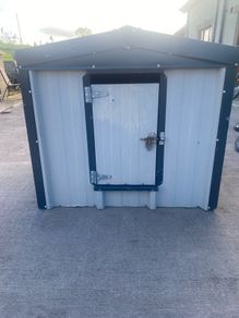 dog house