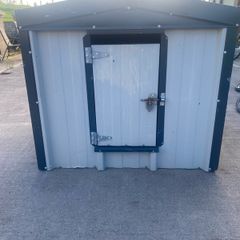 dog house