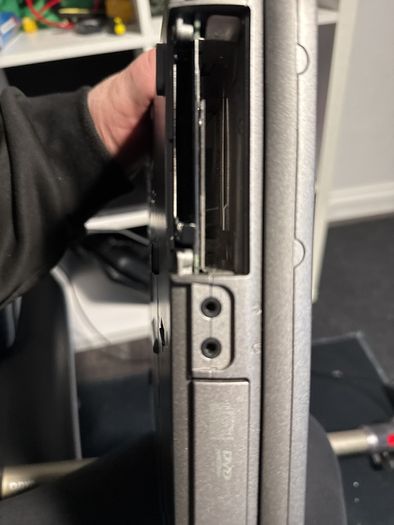 For parts - Dell Inspiriin 1150