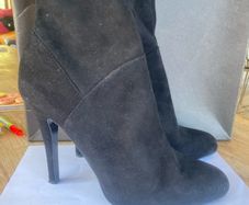 Karen Millen Suwde over the knee boots