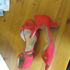 RED    size 7 extra wide ....