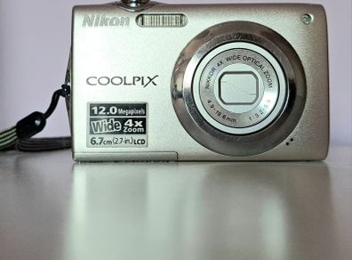 Nikon Coolpix S3000