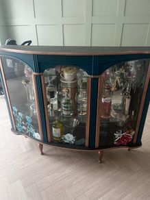 Glass cabinet