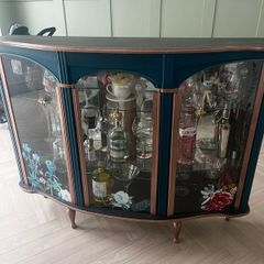 Glass cabinet
