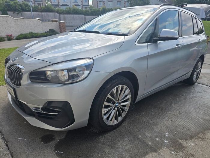 BMW 2-Series 2018 Luxury Model 7seater Automatic
