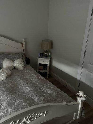 king size bed and lockers