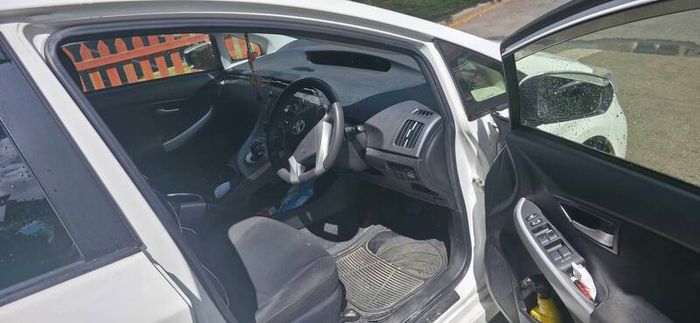 PRICE DROP 2012 Toyota Prius + hybrid battery warranty