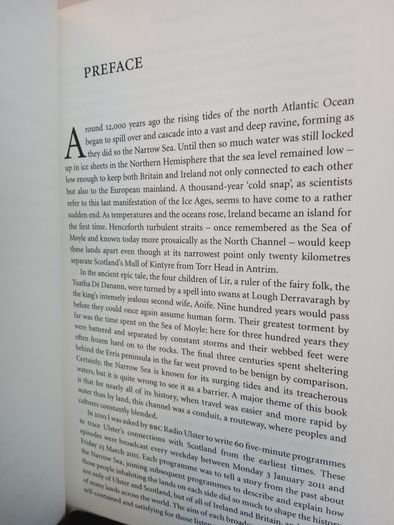 A Narrow Sea: The Irish-Scottish Connection in 120 Episodes by Jonathan Bardon (HQ641)
