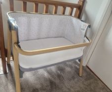 Babylo Nod Co-Sleeper Crib & Mattress. Includes Manual, travel bag