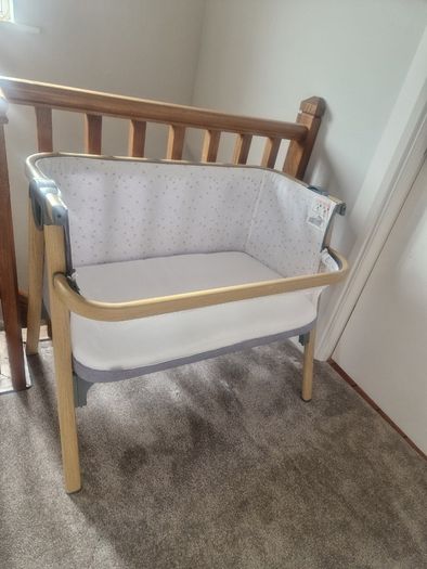 Babylo Nod Co-Sleeper Crib & Mattress. Includes Manual, travel bag
