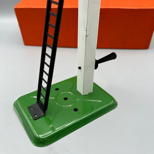 Hornby Trains O Gauge No 1 Tin Level Crossing + No 2 Single Arm Signal Boxed