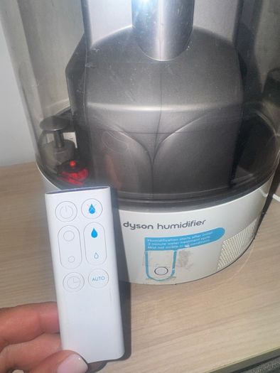Dyson AM10 Bladeless Fan & Humidifier with Remote