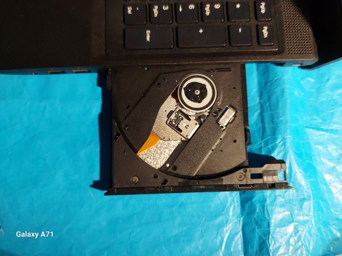 Fujitsu Lifebook Stylistic Series, Model A1530,  Intel Core i5-1035G1 CPU, 1.19GHz, 8GB Ram, 300GB SSD, Windows 10, Microsoft Edge, Chrome and VLC