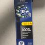 Oral-B Pro 2 2500 CrossAction Electric Toothbrush + 3 Toothbrush Heads Image 4