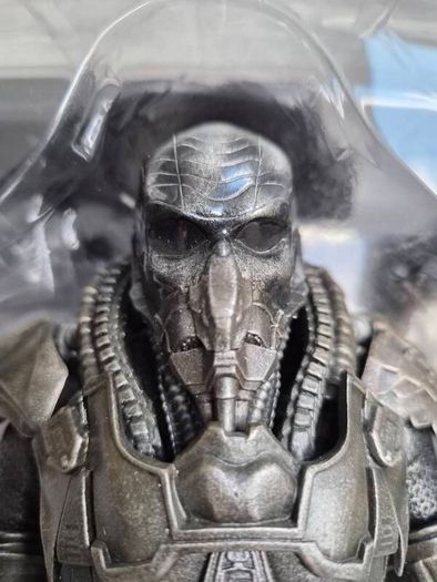 Hot Toys General Zod Superman Man of Steel 1/6 scale figure