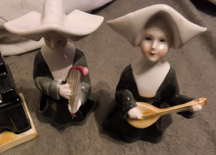 RARE vintage collectable Singing nuns