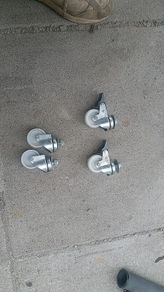 set  4 casters 2 have stops on them