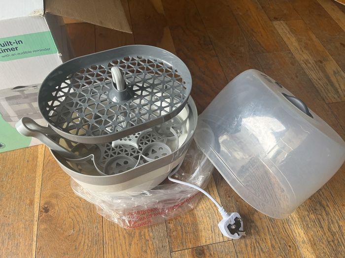 steam steriliser for baby bottles ( fits 6 bottles! )
