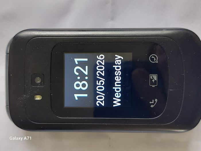 TTPhone, Flip Phone, Model TT970, in excellent like new condition