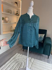 Ladies Long-sleeved Green, Blue & Black Blouse from Gallery. Size: UK 8 / EU 36