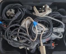 30x IEC plugs